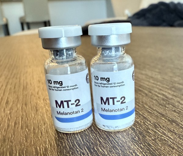 Good quality MT2. I loaded 250mcg/day for 10 days and then 500mcg 1/2 times a week. People started noticing the results very quickly.